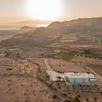 Sunshine Villa *