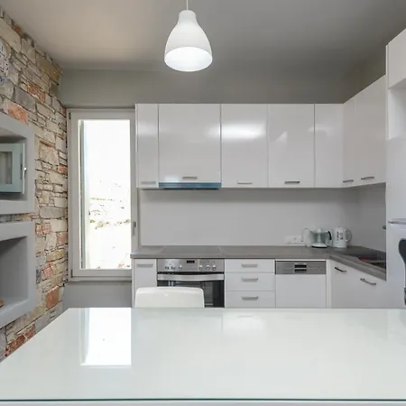 Sunshine 米科利维亚